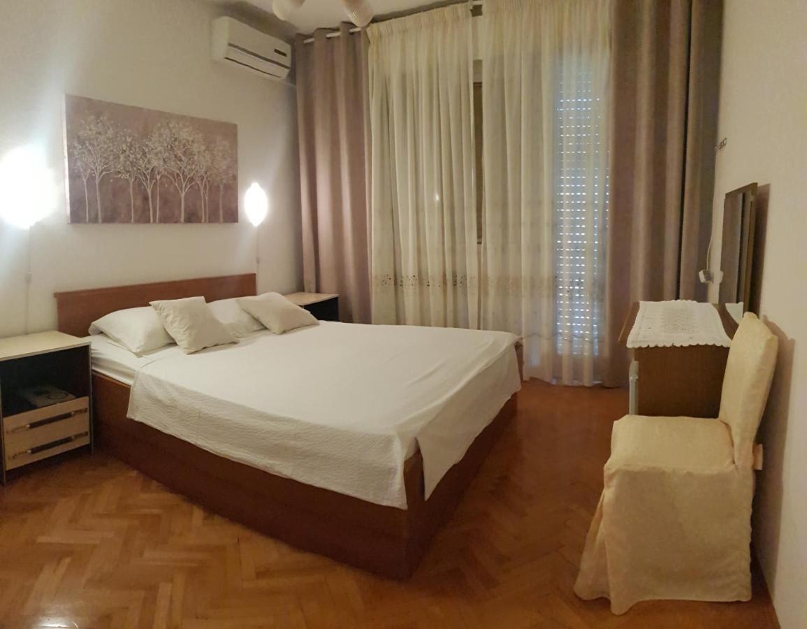 רוביני Aneli Rooms & Apartament מראה חיצוני תמונה