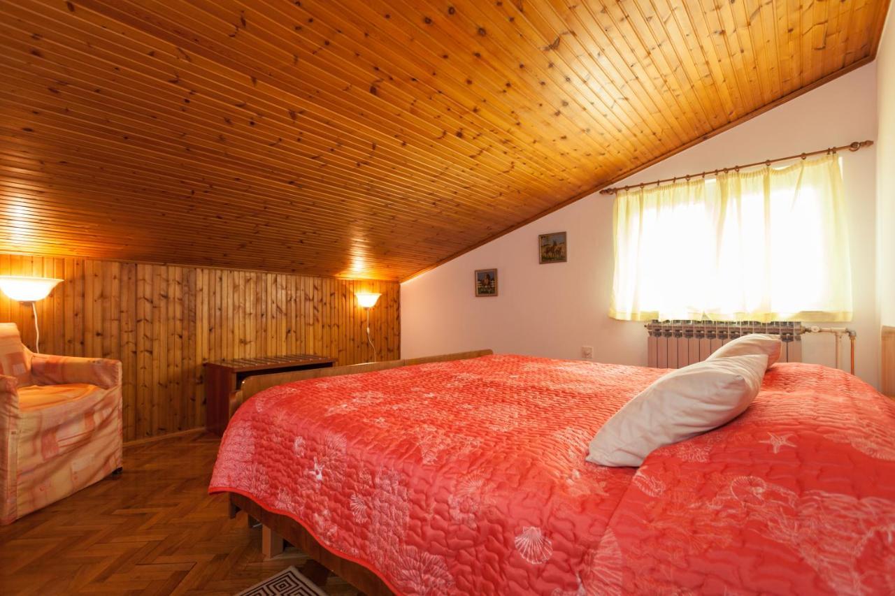 רוביני Aneli Rooms & Apartament מראה חיצוני תמונה