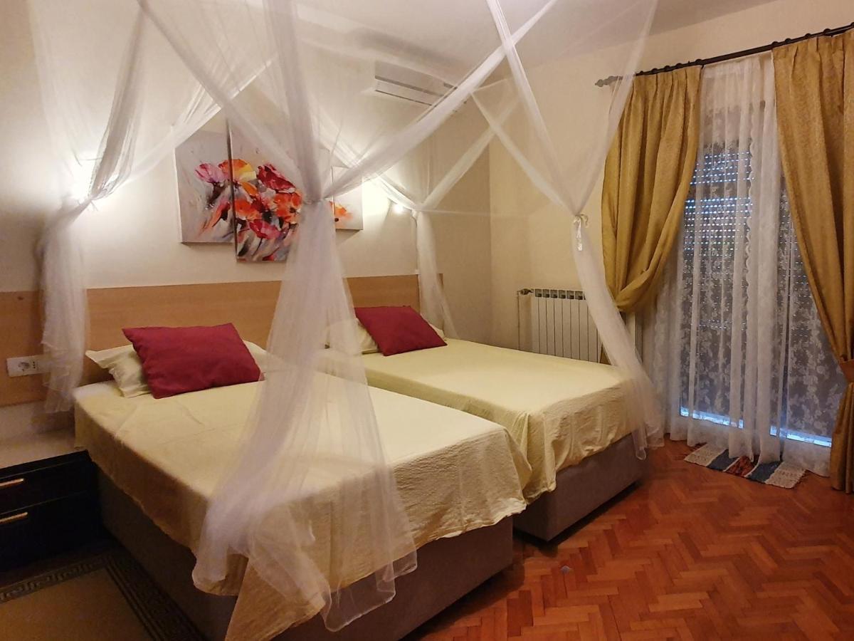 רוביני Aneli Rooms & Apartament מראה חיצוני תמונה