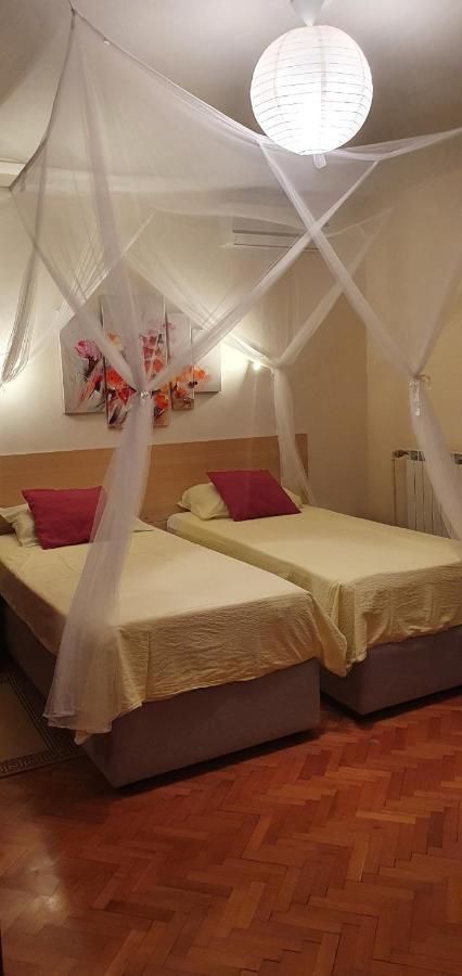 רוביני Aneli Rooms & Apartament מראה חיצוני תמונה