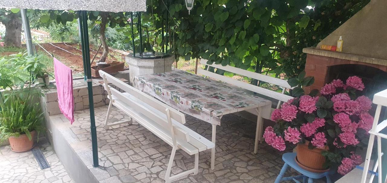 רוביני Aneli Rooms & Apartament מראה חיצוני תמונה