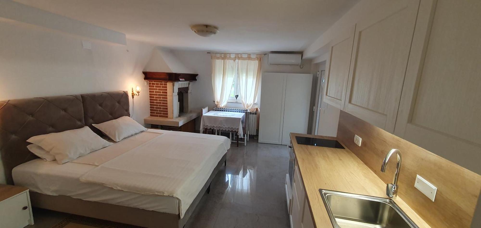 רוביני Aneli Rooms & Apartament מראה חיצוני תמונה